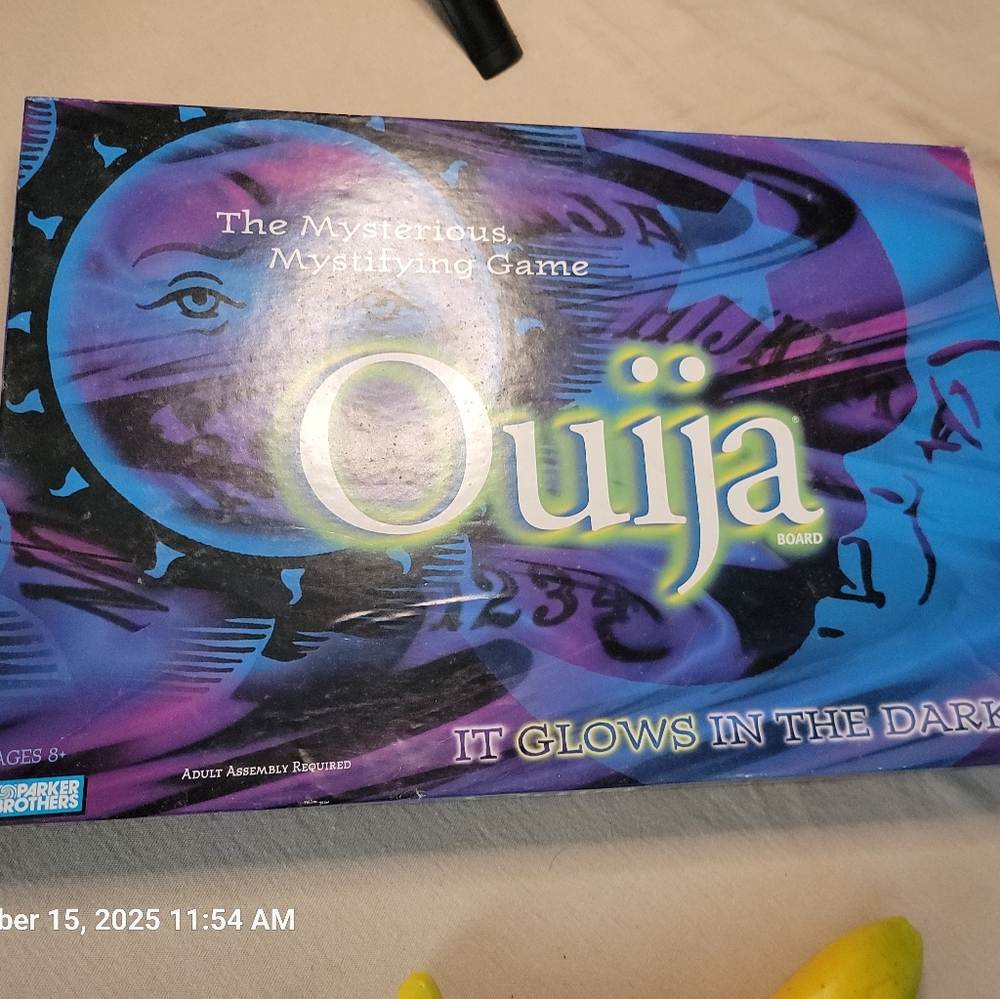 Ouija Board Parker Brothers Glow in the Dark